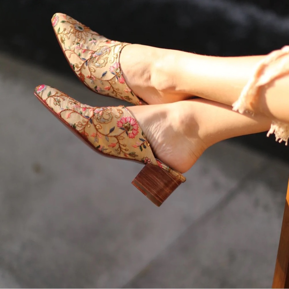 NWT MOMO New York Beige Limited Edition Heeled Mules x Neiman Marcus, Size 39.5